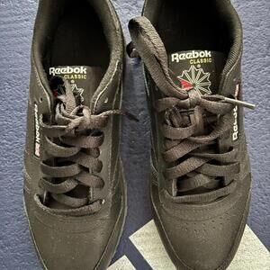 Reebok Classic Women’s Black Sneakers Size 8